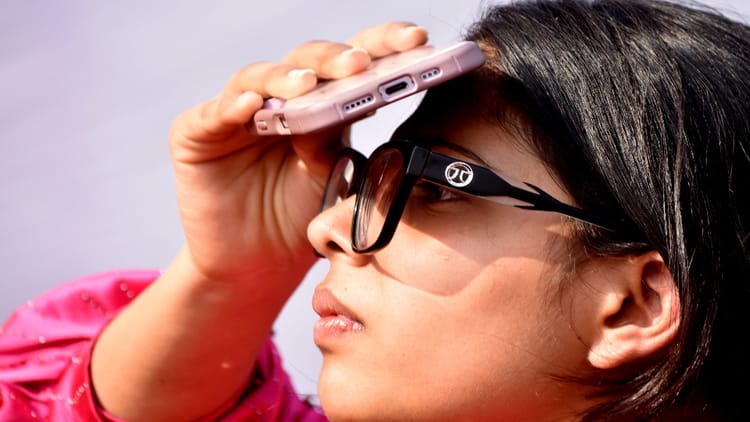 UP Weather - UP Weather Update: प्रदेश में थमी पछुआ की रफ्तार, अब गर्मी दिखएगी अपना रंग; बुंदेलखंड पारा 35 के पार