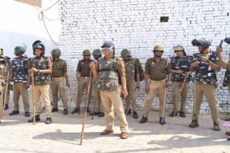 Moradabad - Moradabad Crime: ग्राम प्रधान के चुनाव को लेकर चले लाठी-डंडे, 53 लोगों के खिलाफ रिपोर्ट, गांव में फैला तनाव