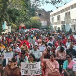 यूपी: - यूपी: टीईटी अनिवार्यता के विरोध में एकजुट हुए शिक्षक, शनिवार से अलग-अलग जिलों में निकालेंगे मशाल जुलूस