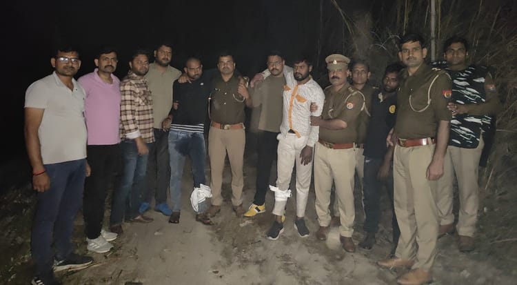 Kanpur: - Kanpur: गंगा बैराज लूटकांड के तीन आरोपी गिरफ्तार; पुलिस मुठभेड़ में दो के पैर में लगी गोली, अन्य की तलाश जारी