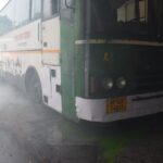 लखनऊ: - लखनऊ: एसी जनरथ के इंजन से बहने लगा कूलेंट, बस में धुंआ भरने से मचा हड़कंप; उतारे गए यात्री