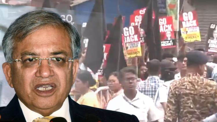 Kolkata: - Kolkata: कालीघाट मंदिर पहुंचे सीईसी ज्ञानेश कुमार, विरोध में लोगों ने दिखाए काले झंडे; लगाए वापस जाओ के नारे