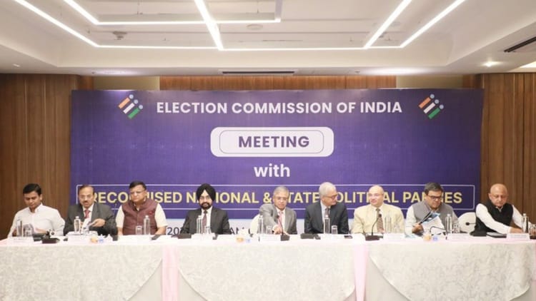 West - West Bengal: 'सिर्फ सुप्रीम कोर्ट में तय होगा SIR मामला', TMC ने चुनाव आयोग से सुनवाई न होने पर जताई नाराजगी