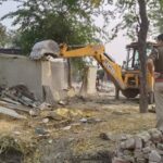 Barabanki - Barabanki News: बहुचर्चित मिथुन हत्याकांड के आरोपियों के घर चला बुलडोजर, छह मकान किए गए ध्वस्त