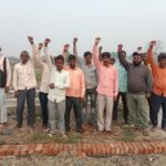 Lakhimpur - Lakhimpur Kheri News: घटिया निर्माण पर भड़के लोग, काम रुकवाकर किया प्रदर्शन