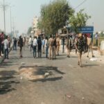 Aligarh - Aligarh Road Accident: बाइक सवार छात्र की डंपर की टक्कर से मौत, दो घायल, गुस्साए लोगों ने लगाया जाम