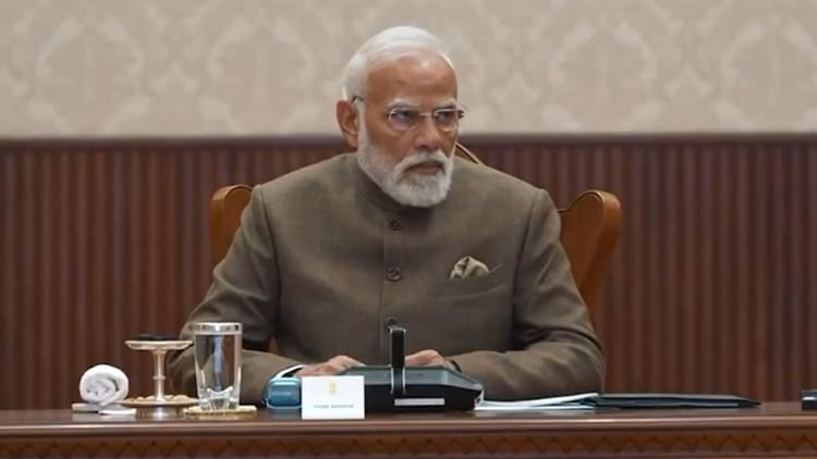 ईरान - ईरान युद्ध के बीच एलपीजी आपूर्ति पर असर की आशंका, पीएम मोदी ने की उच्च स्तरीय बैठक