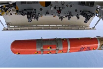 Navy: - Navy: परीक्षण में खरा उतरा एडीसी-150, अब समुद्र के बीच मिनटों में पहुंचेगी मदद