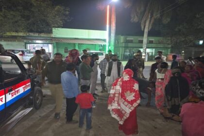 Lakhimpur - Lakhimpur Kheri: निर्माणाधीन पुलिया के नीचे गिरी बाइक, युवक की मौत, दो अन्य गंभीर रूप से घायल