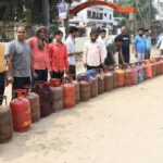 यूपी: - यूपी: अखिलेश बोले- भाजपा के अच्छे दिनों का सिलिंडर खाली, गैस संकट से निपटने में विफल रही सरकार