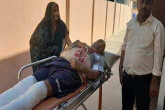 UP: थानों - UP: थानों में पुलिस नहीं कर रही सुनवाई, एसएसपी कार्यालय स्ट्रेचर पर पहुंचा पीड़ित; तीन घंटे बाद सुनी फरियाद