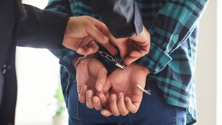 Love - Love Jihad: इंस्टा पर हुई दोस्ती, फिर युवती पर जबरन निकाह व धर्मांतरण का डालने लगा दबाव; आरोपी गिरफ्तार