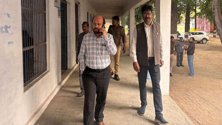 यूपी - यूपी बोर्ड परीक्षाएं हुई समाप्त: आगरा में 9,950 छात्रों ने छोड़ी परीक्षा, मंडल में 25 हजार से ज्यादा अनुपस्थित