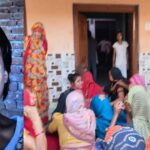 UP: स्कूल - UP: स्कूल बस से गिरकर 10 मीटर तक घिसटी नैना, सिर में गंभीर चोट से हुई मौत; बहन की आंखों के सामने चली गई जान