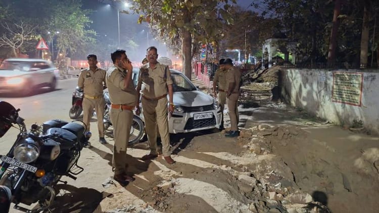 Gonda - Gonda News: डीएम आवास के पास फायरिंग से सनसनी, एक युवक घायल; पुलिस कर रही जांच