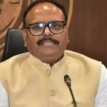 UP: बस्ती - UP: बस्ती में सीएचसी में घूसखोरी का मामला, डिप्टी सीएम ब्रजेश पाठक ने गिराई गाज; बाबू को निलंबित कर बैठाई जांच