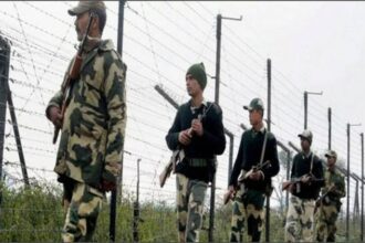 BSF: - BSF: पश्चिम बंगाल-असम चुनाव में 'लाठी' के साथ तैनात होगी 'बीएसएफ', असमंजस में हैं 'सीमा सुरक्षा बल' के जवान