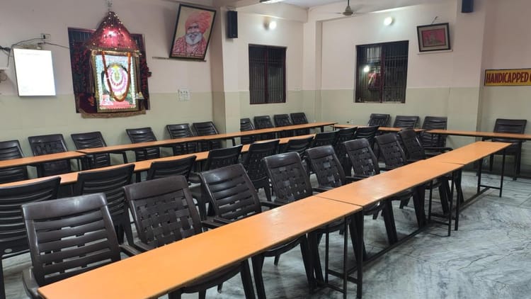 LPG Cylinder - LPG Cylinder Shortage: 24 साल में पहली बार मां अन्नपूर्णा का अन्न क्षेत्र बंद, डीएम ने भिजवाए 20 सिलिंडर