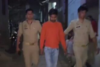 संभलः - संभलः खाना बनाने को लेकर विवाद, बेटे ने सौतेली मां को मार डाला, पुलिस ने हिरासत में लिया
