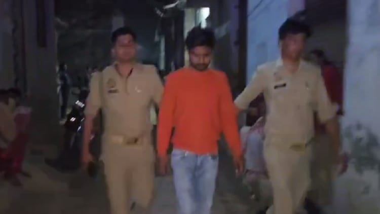 संभलः - संभलः खाना बनाने को लेकर विवाद, बेटे ने सौतेली मां को मार डाला, पुलिस ने हिरासत में लिया
