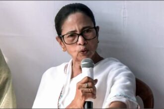 West - West Bengal: चुनाव से पहले कर्मचारियों-पेंशनभोगियों को तोहफा, इस वर्ष मार्च महीने से बकाया चुकाएगी ममता सरकार