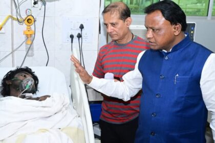 Odisha: - Odisha: कटक के एससीबी मेडिकल कॉलेज अस्पताल में लगी आग, दस मरीजों की मौत