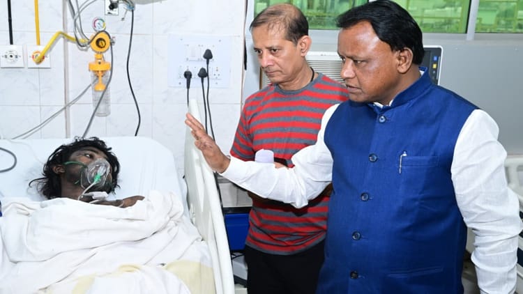 Odisha: - Odisha: कटक के एससीबी मेडिकल कॉलेज अस्पताल में लगी आग, दस मरीजों की मौत