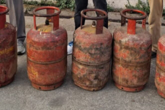 UP: घर - UP: घर में है पीएनजी कनेक्शन तो नहीं मिलेगा LPG सिलिंडर, गैस सकंट के बीच सरकार का बड़ा फैसला; जानें नया नियम