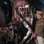 लखनऊ - लखनऊ एक्सप्रेसवे पर हादसा: झपकी लगते ही ट्रक में घुसी कार, नवविवाहित दंपती समेत 7 घायल; मां-बेटे की हालत गंभीर