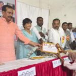 Lakhimpur - Lakhimpur Kheri News: प्रांशू व प्रशांत को साइकिल, नंदनी व अंतरा को मिला ट्रॉली बैग