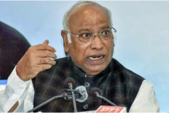 Congress: - Congress: मल्लिकार्जुन खरगे ने चुनाव आयोग को लिखा पत्र, हरियाणा में राज्यसभा चुनाव में दखल देने का लगाया आरोप