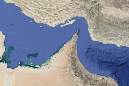 West - West Asia Crisis: होर्मुज जलडमरूमध्य के पास भारतीय नौसेना तैनात, तेल-गैस लेकर आ रहे जहाजों को दे रही सुरक्षा