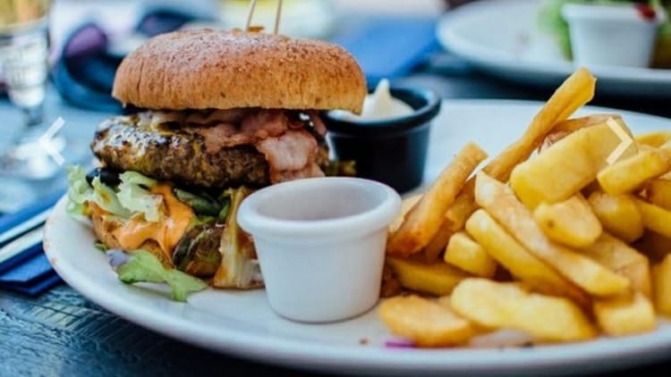 अल्ट्रा-प्रोसेस्ड - अल्ट्रा-प्रोसेस्ड फूड कर रहा हड्डियों को कमजोर, हिप फ्रैक्चर का खतरा; कई गंभीर बीमारियों का भी बन रहा कारण