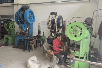 Kanpur - Kanpur Dehat: प्लास्टिक दाना-केमिकल के बाद पॉलीमर भी गायब; ठप पड़ा पैकेजिंग उत्पादन, करोड़ों का कारोबार प्रभावित