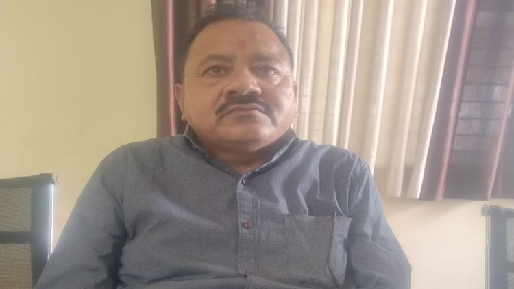 Rampur: - Rampur: दस हजार की रिश्वत लेता यूपी पुलिस का दरोगा गिरफ्तार, महिला अफसर ने मिशन शक्ति केंद्र के कमरे में पकड़ा