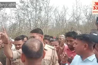 Lakhimpur - Lakhimpur Kheri: बाघ के हमले में युवक की हत्या, परिजनों ने हाईवे पर शव रखकर लगाया जाम