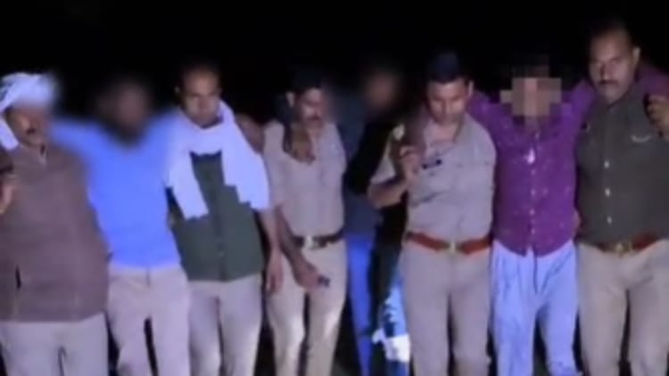 Budaun - Budaun News: पुलिस मुठभेड़ में पांच पशु तस्कर गिरफ्तार, गोली लगने से तीन घायल; सिपाही भी जख्मी