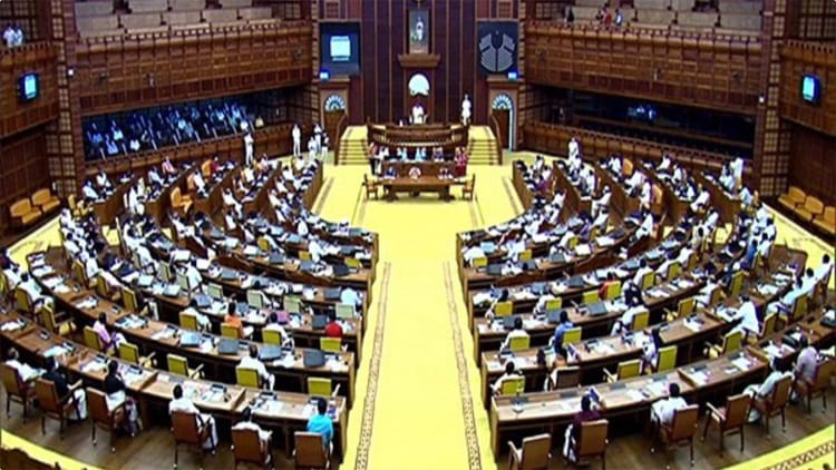 Kerala - Kerala Election: IUML ने पहली बार दो महिलाओं को बनाया उम्मीदवार, पेराम्ब्रा और कूथुपरम्बा सीट से लड़ेंगी चुनाव