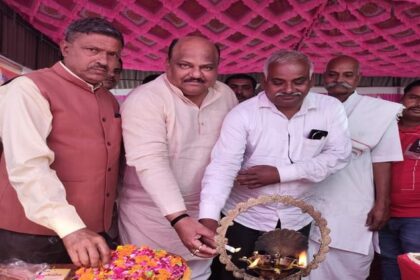 Lakhimpur - Lakhimpur Kheri: धौरहरा में नवगठित बी-पैक्स खगियापुर शाखा का लोकार्पण, दस हजार किसानों को मिलेगा सीधा लाभ