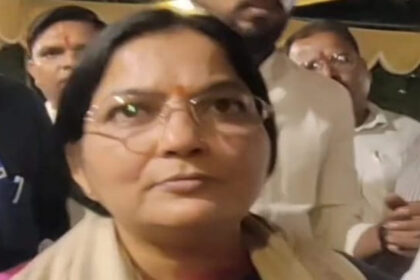 Farrukhabad: - Farrukhabad: उच्च शिक्षा राज्यमंत्री बोलीं- दरोगा भर्ती परीक्षा में पंडित शब्द का प्रयोग करने वालों पर होगी का