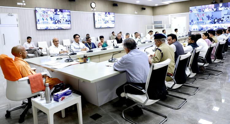 यूपी: - यूपी: सीएम योगी बोले- शांतिपूर्ण ढंग से हो ईद और नवरात्र का त्योहार, अपराधियों में बना रहे वर्दी का खौफ