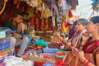 Lakhimpur - Lakhimpur Kheri News: चैत्र नवरात्र ने बाजार को दी नई ऊर्जा, बढ़ी खरीदारी