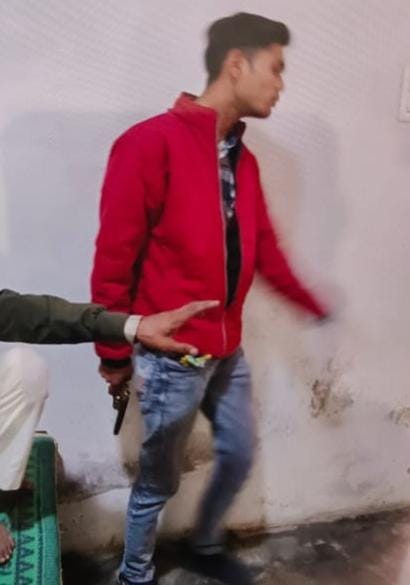 Lakhimpur - Lakhimpur Kheri News: तमंचे के साथ फोटो वायरल, आरोपी गिरफ्तार