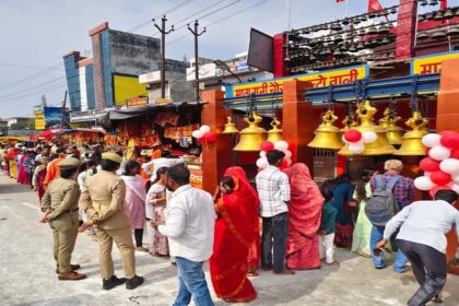 Chaitra - Chaitra Navratri: नवरात्र के पहले दिन मंदिरों में लगी भक्तों की कतार, बरेली मंडल में छाया भक्ति का उल्लास