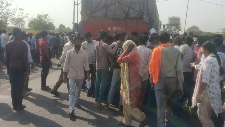 Kanpur - Kanpur Accident: दूध टैंकर ने बाइक सवारों का रौंदा, तीन दोस्तों की मौत, अंतिम संस्कार में जाते समय हादसा