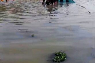 यूपी: - यूपी: सुल्तानपुर में दर्दनाक हादसा, तालाब में नहाने गए तीन किशोर पानी में गिरे; दो की डूबकर मौत