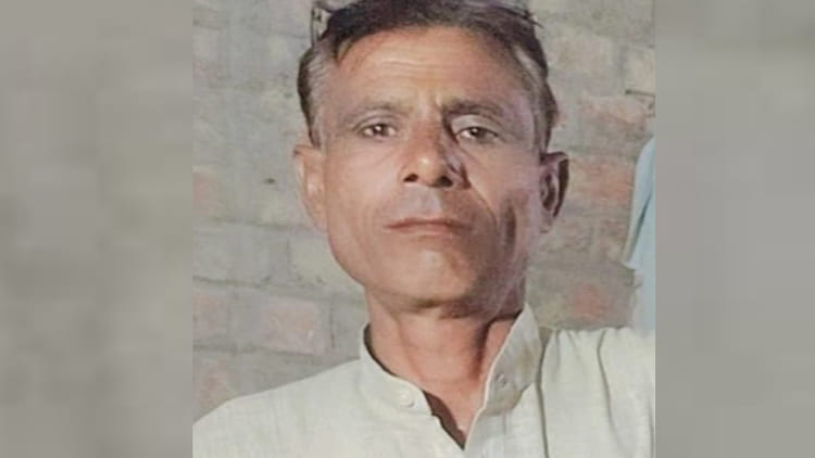 Kannauj: - Kannauj: आलू के दाम गिरने से किसान ने खेत में फंदा लगाकर दी जान, मचा कोहराम