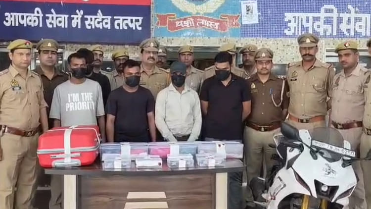 Kanpur: - Kanpur: ट्रेन में दंपती से लूट में पांच गिरफ्तार, जेवर-नकदी और बाइक बरामद