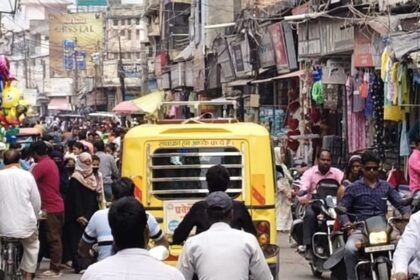 Lakhimpur - Lakhimpur Kheri News: चरमराई व्यवस्था, घंटों जाम में फंसे लोग