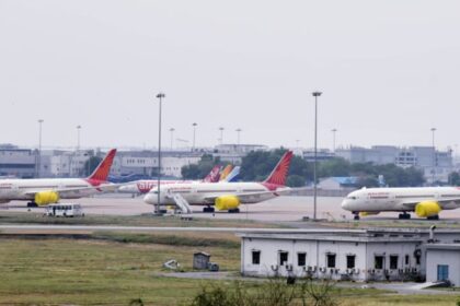 West - West Asia Crisis: एयरलाइंस को खाड़ी देशों के हवाई क्षेत्र से बचने की सलाह, डीजीसीए ने जारी की एडवाइजरी